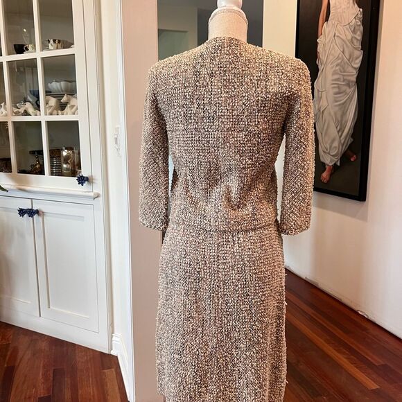CHANEL Textured Tweed Suit Size 38 - Picture 8 of 14